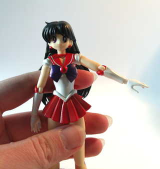 Illustration for article titled The Empress Reviews: Bandai S.H. Figurarts Sailor Mars Figure